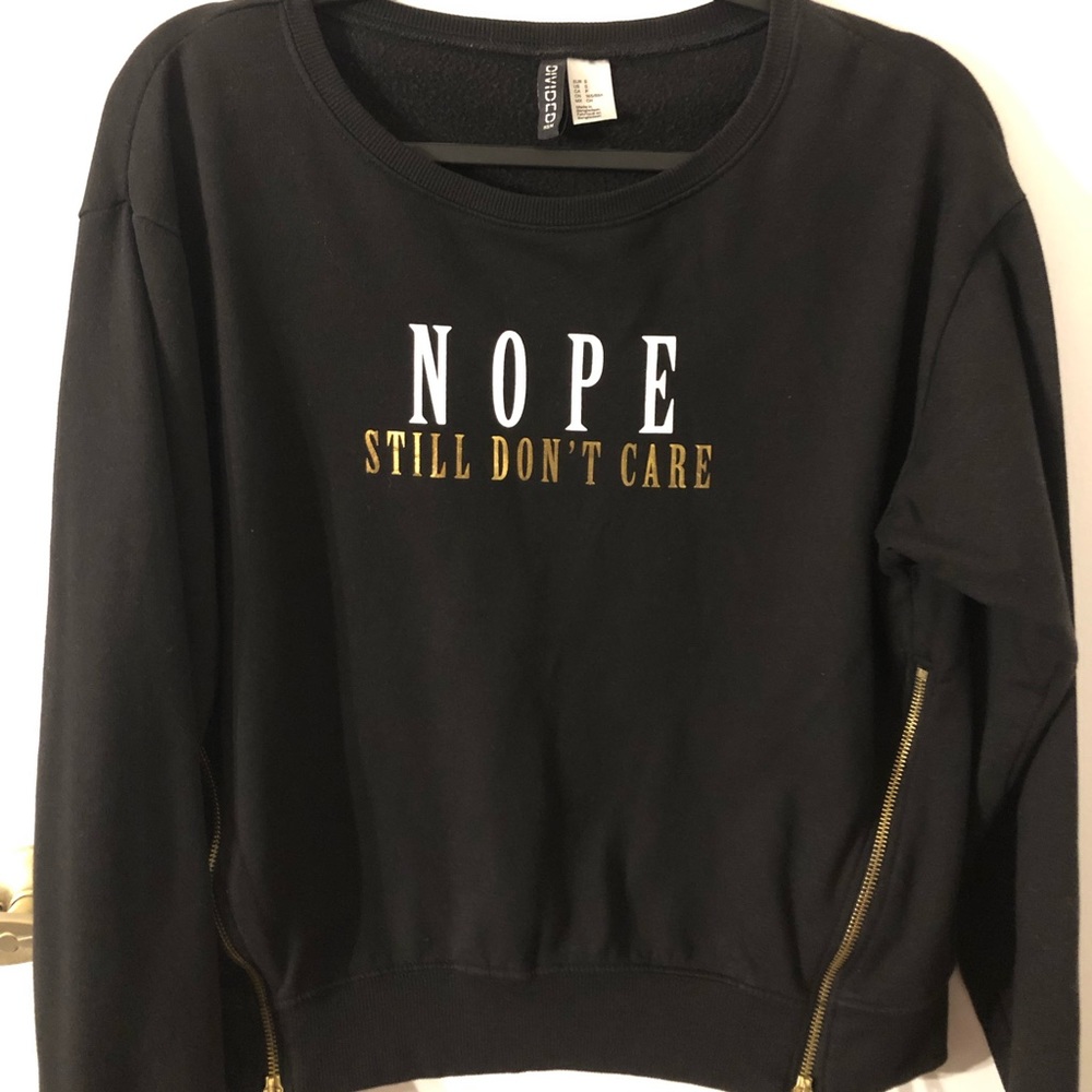 H&M black/white/gold logo sweater with zippers